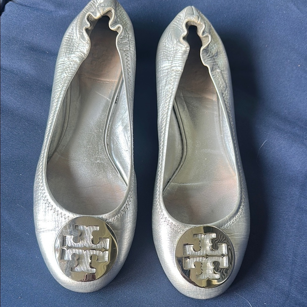 Tory Burch Metallic Silver Loafers